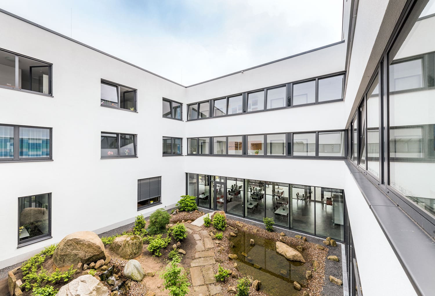 Fachklinik OL Blick in den Innenhof